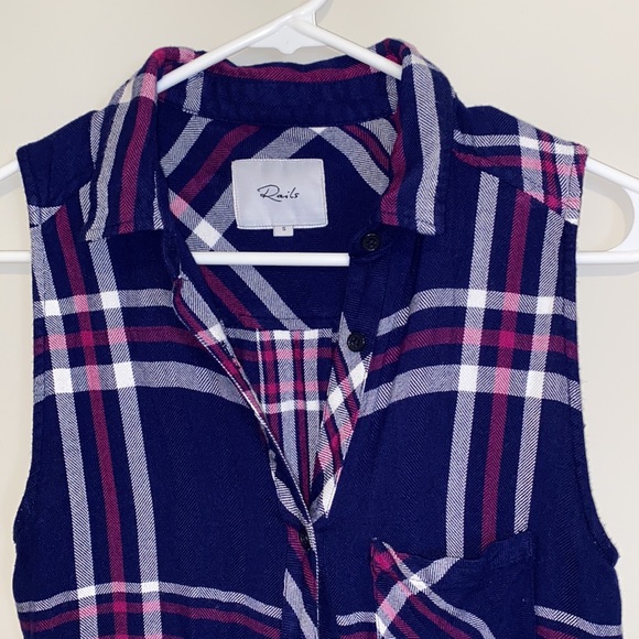Rails Plaid Sleeveless Vest - Picture 1 of 9
